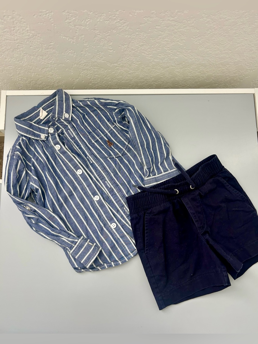 GAP boys toddler 2T Blue & White Striped Button-Up Shirt with Navy Shorts Set